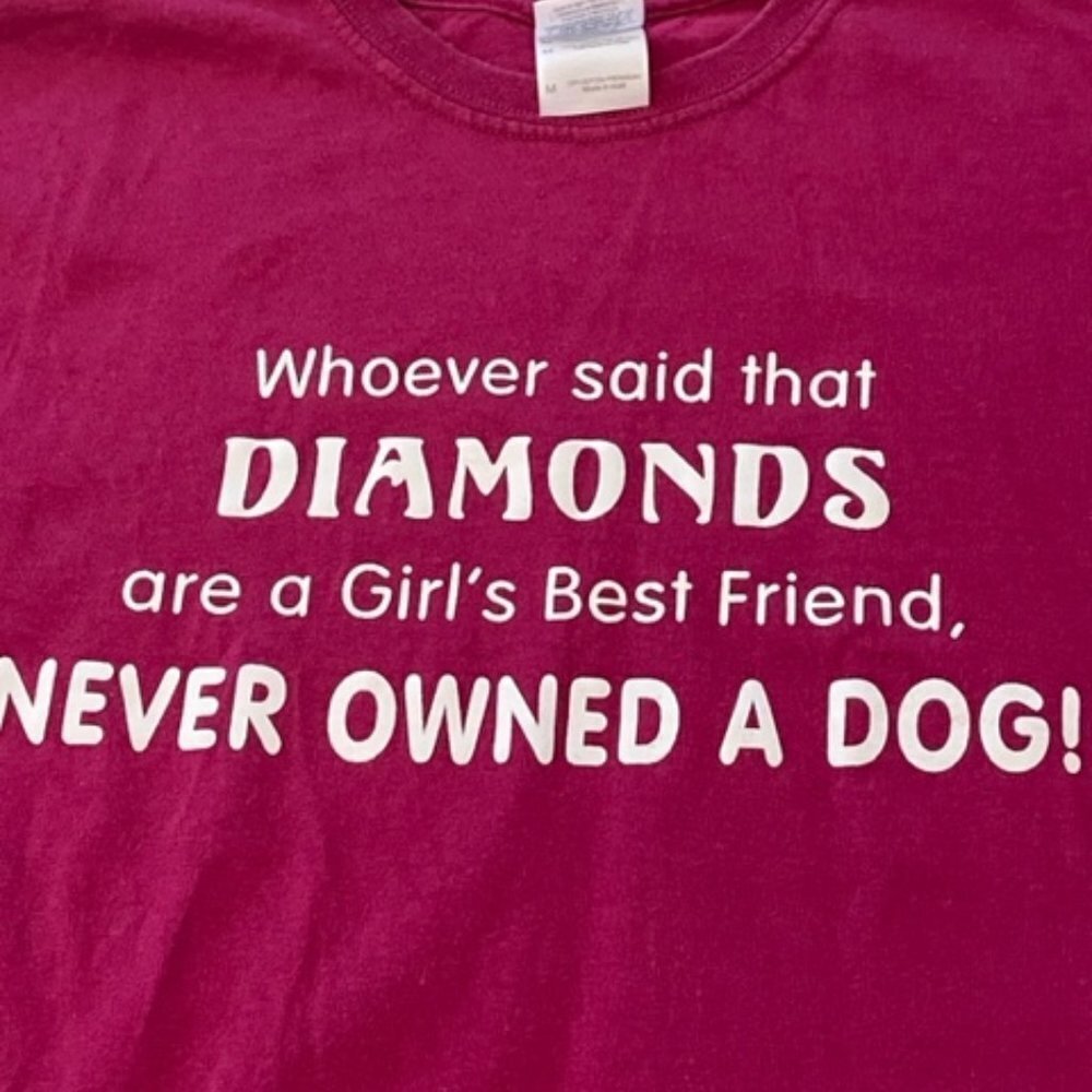 Gildan burgundy graphic dog t-shirt